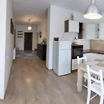 Apartament de lux cu terasă situat în vilă