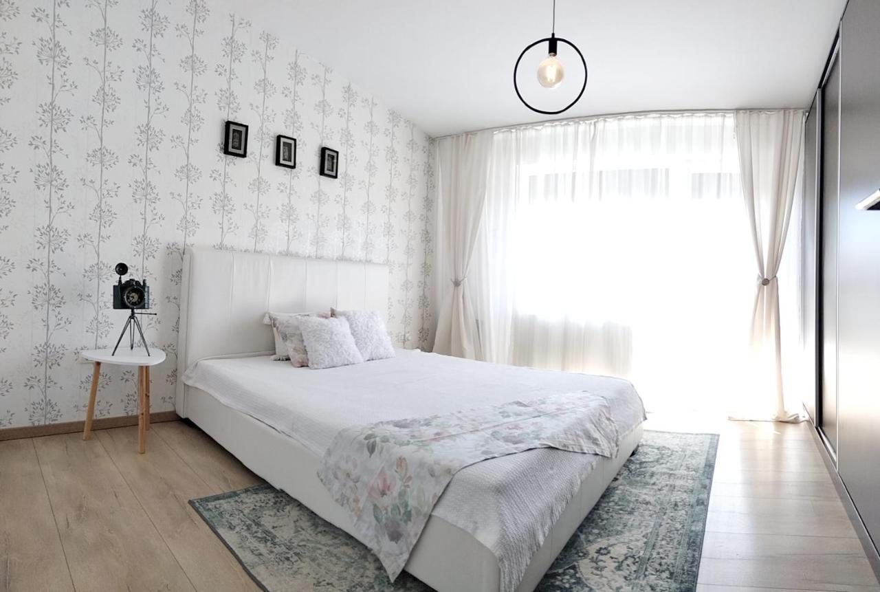 Appartement Apartament De Lux Cu Terasă Situat în Vilă