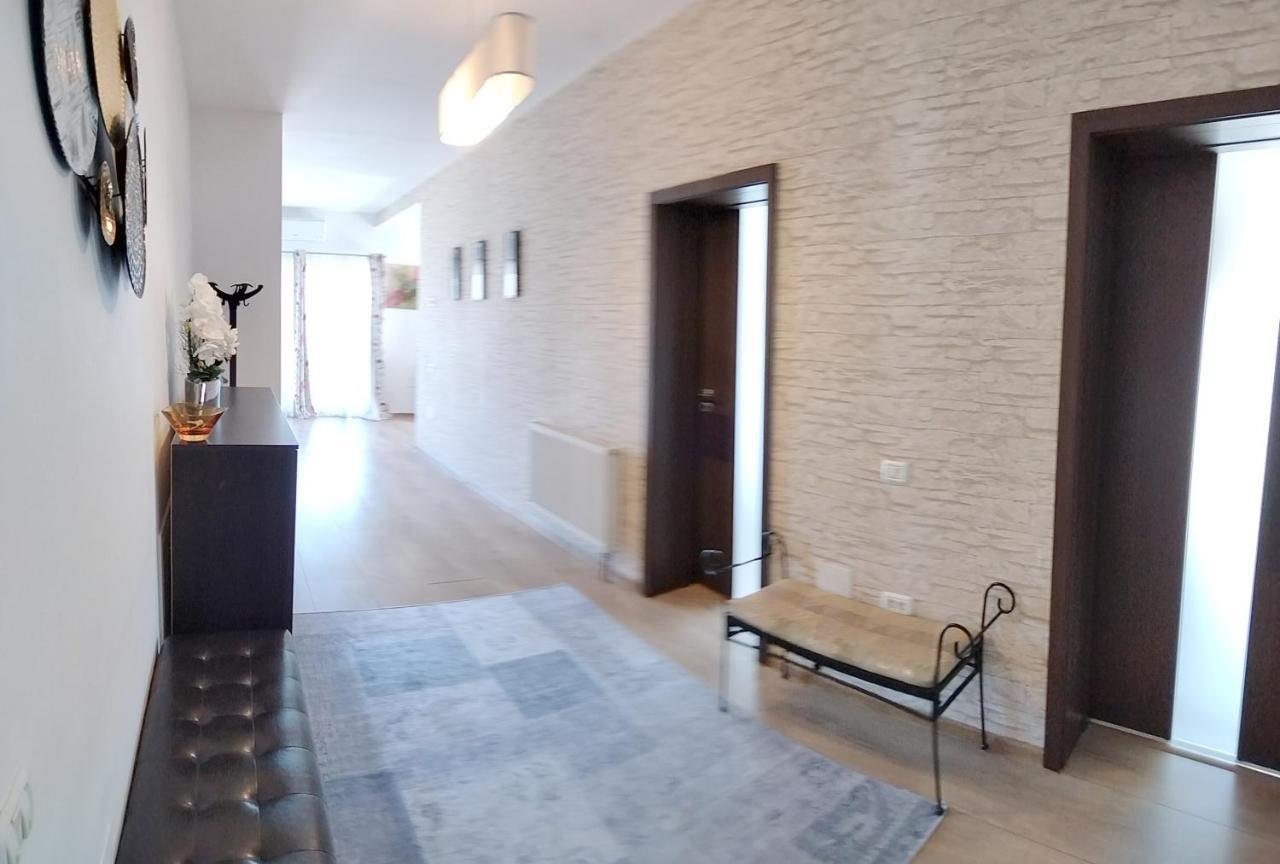 Apartament De Lux Cu Terasă Situat în Vilă * Timişoara