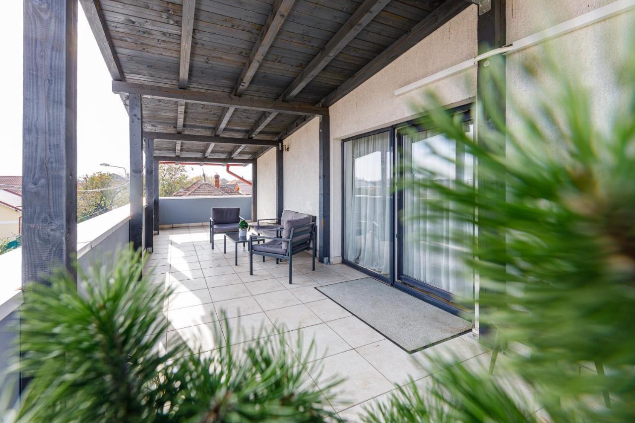 Appartamento Apartament De Lux Cu Terasa